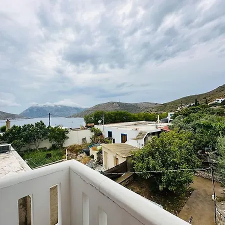 Your Perfect Escape In Emporios! 아파트 *