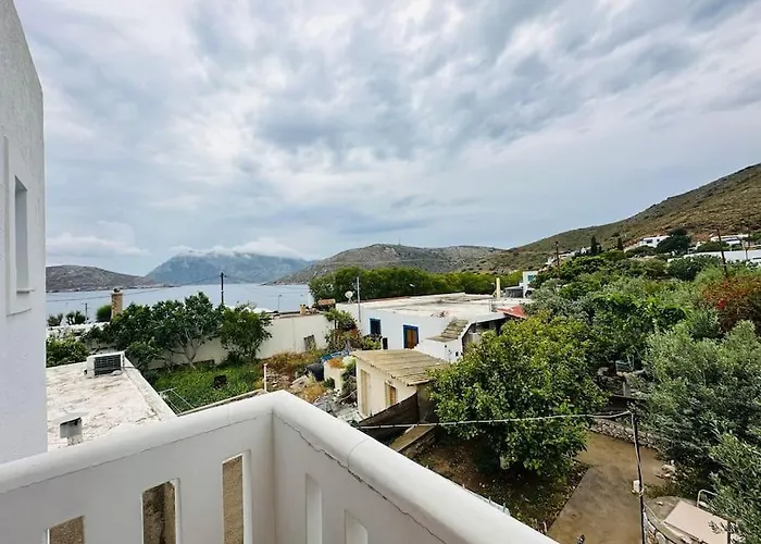 Your Perfect Escape In Emporios! 아파트 *