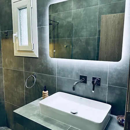 Your Perfect Escape In Emporios! דירה